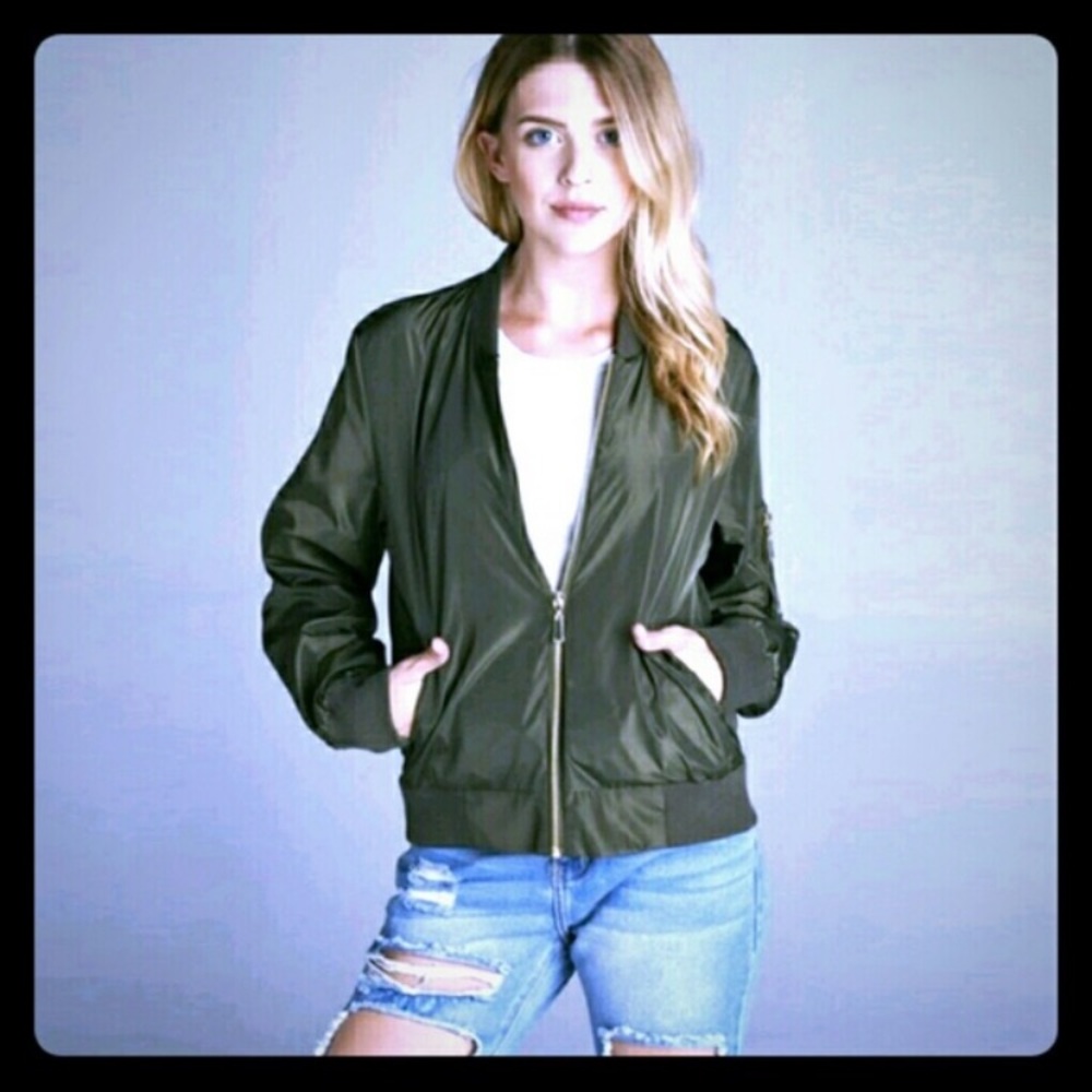 ACTIVE USA Olive green bumper jacket